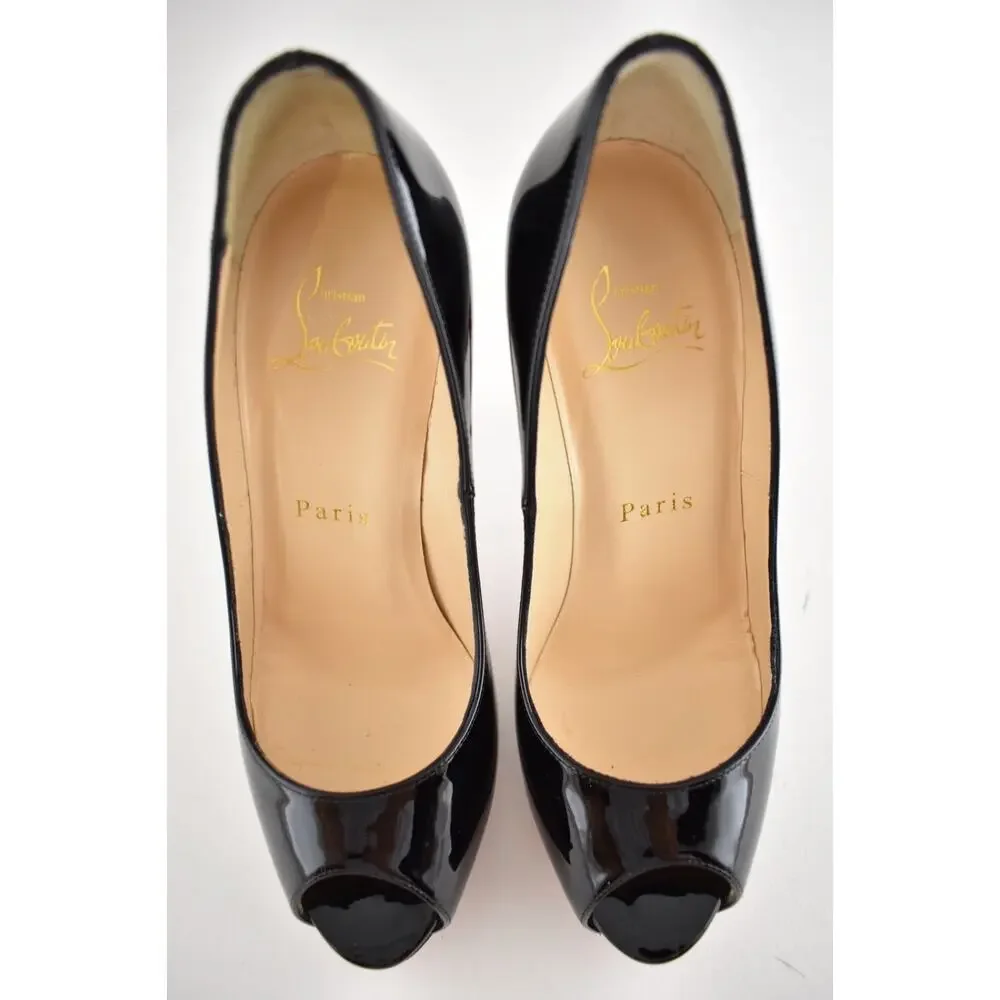 Christian Louboutin color comes answer